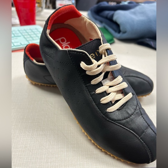 Plae “Sun” in black. 4.5W or 6M only tried on & worn for 1 day. - Picture 7 of 8